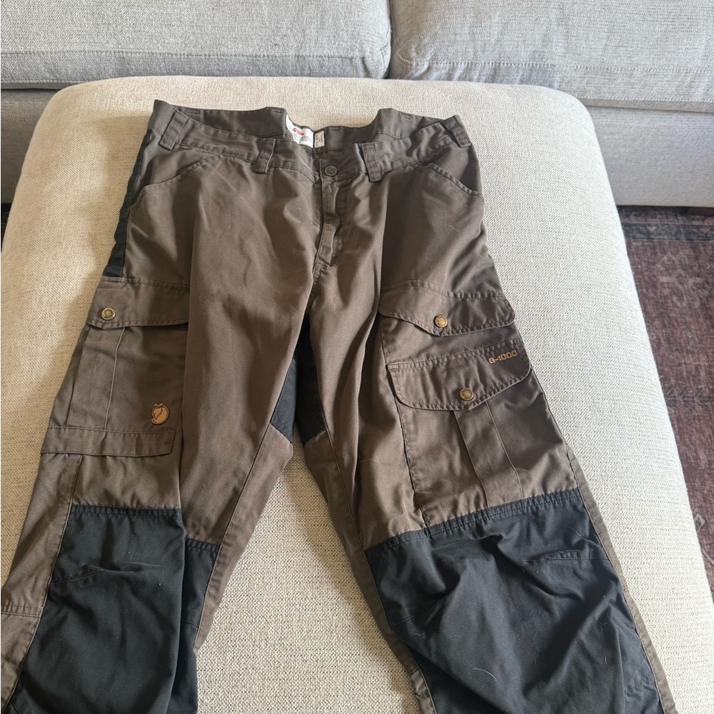 Fjallraven Men's Cargo Pants in Brown and Black